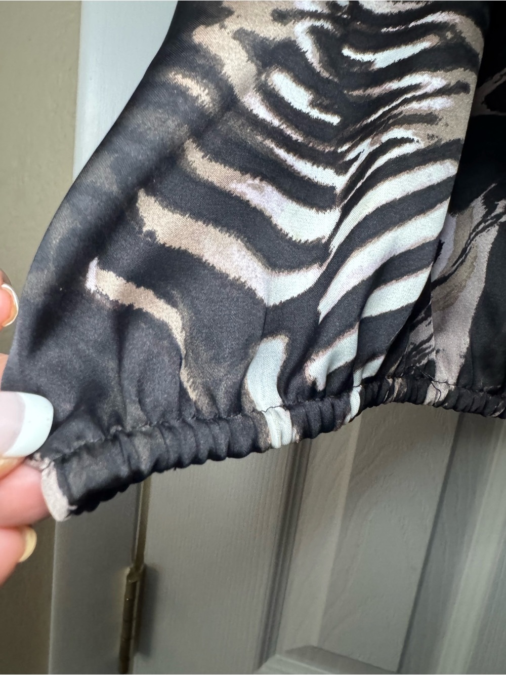 Bebe Slinky Beaded Batwing Top
Mixed Animal Print Cold Shoulder
Cocktail in M - Picture 8 of 9